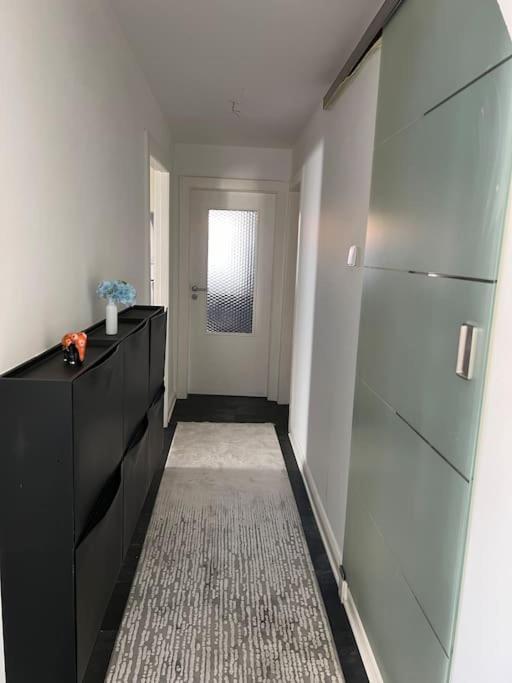 Gesamte Wohnung Mit Parkplatz Halstenbek Exterior foto